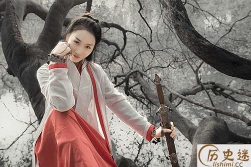 古人说的“男不摸头，女不摸腰”其中真正的含义是指什么