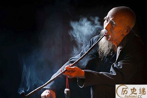 老不泄残精，少不食壮火是什么意思？