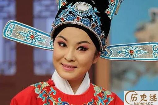 黄梅戏女驸马民女名叫冯素珍吗