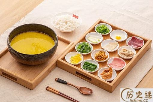 哪道美食是云南的特色小吃