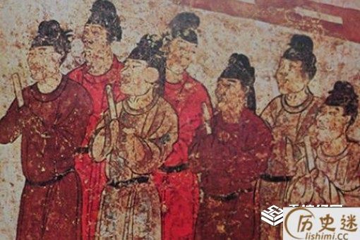 红得发紫为什么用来形容极度受宠