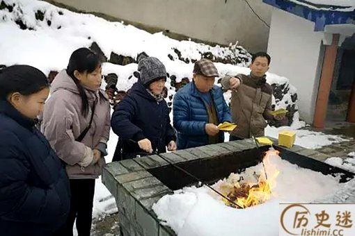 过年上坟有什么讲究